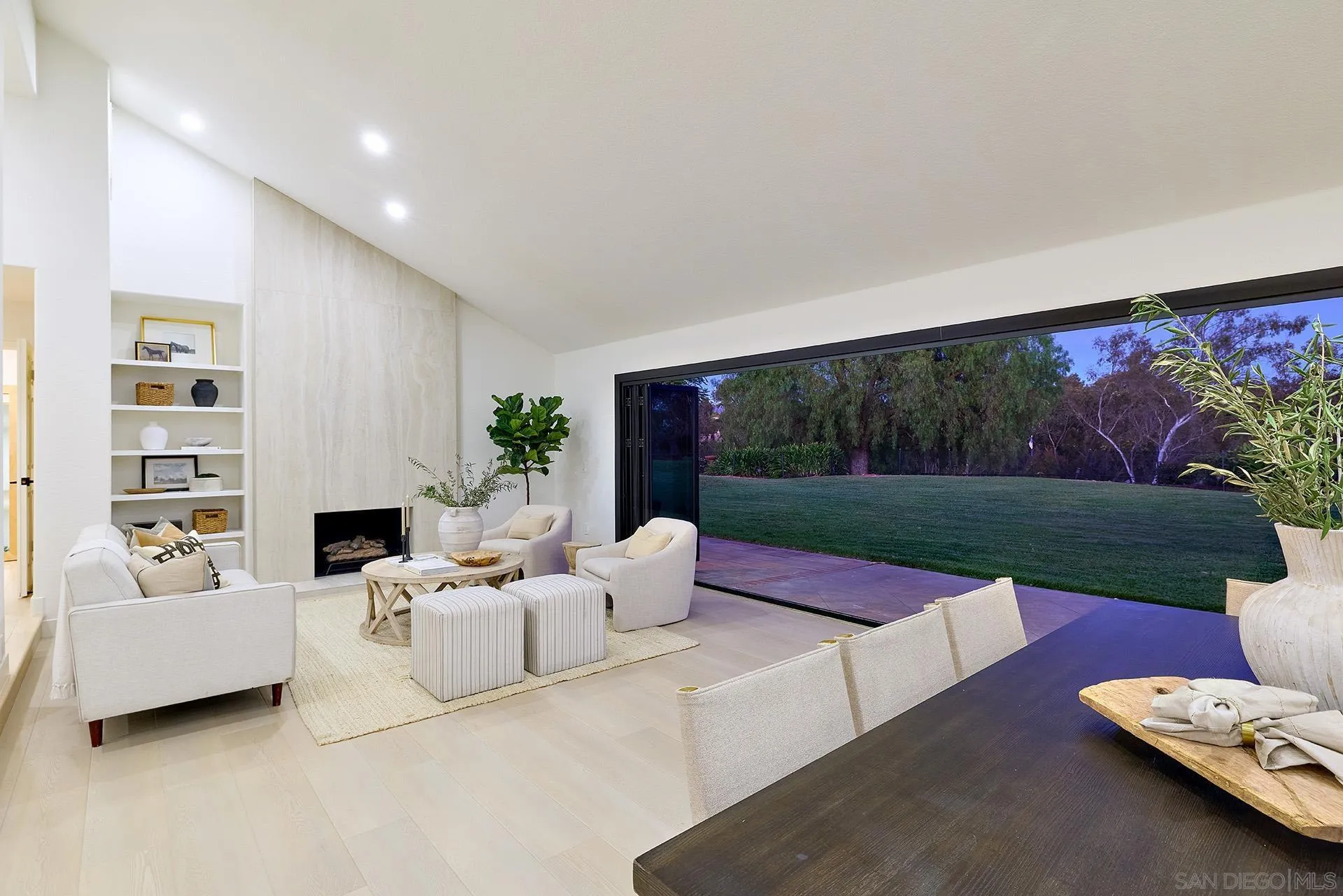 https://cdn.realtyfeed.com/cdn/127/260018447/5f82894dc680fe44be4dbfda9044c97a.webp