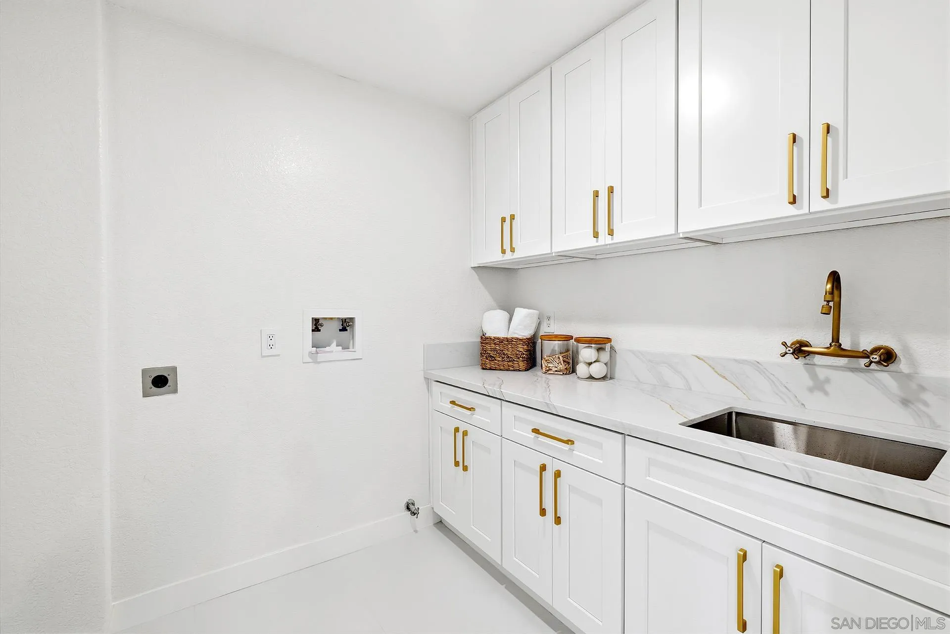 https://cdn.realtyfeed.com/cdn/127/260018447/8c499aec45ee3391397659ee1e57e81e.webp