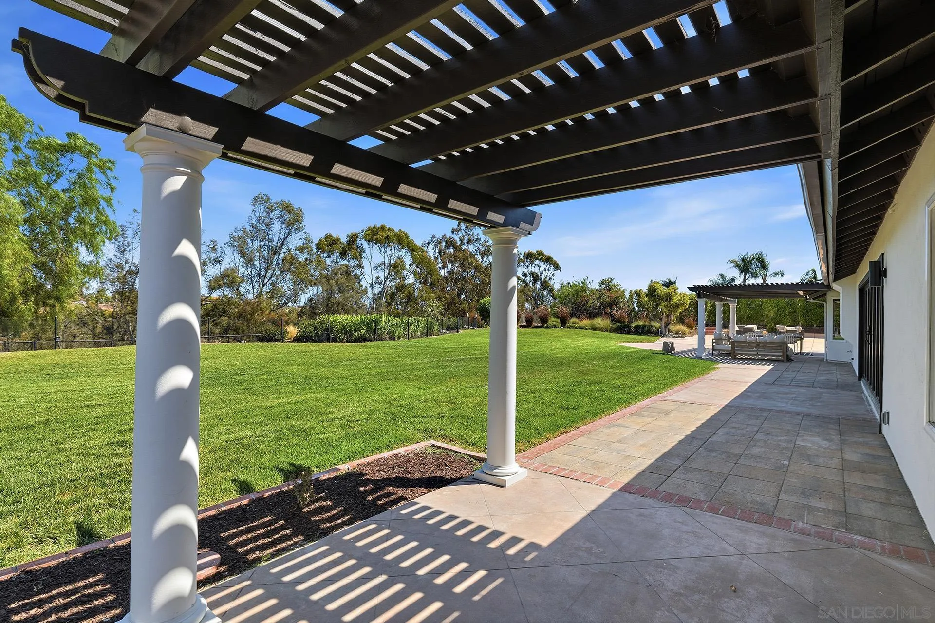 https://cdn.realtyfeed.com/cdn/127/260018447/d11e014c2c80c40613893b5fd860d24b.webp