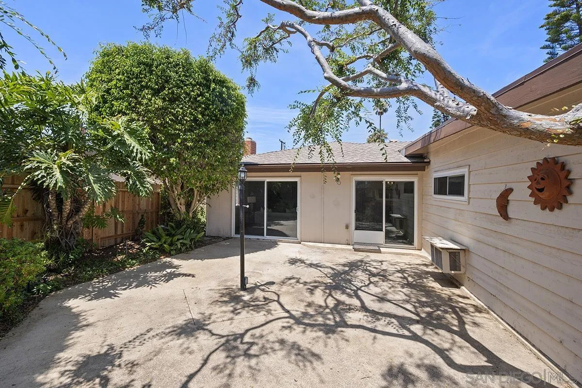 https://cdn.realtyfeed.com/cdn/127/260018449/683db29e4e4ffb5005b5d0369d384375.webp