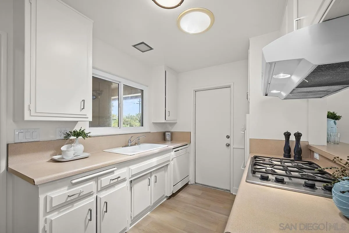 5861 Tulane Street, San Diego, CA 92122 - Photo 5 of 23, San Diego, CA