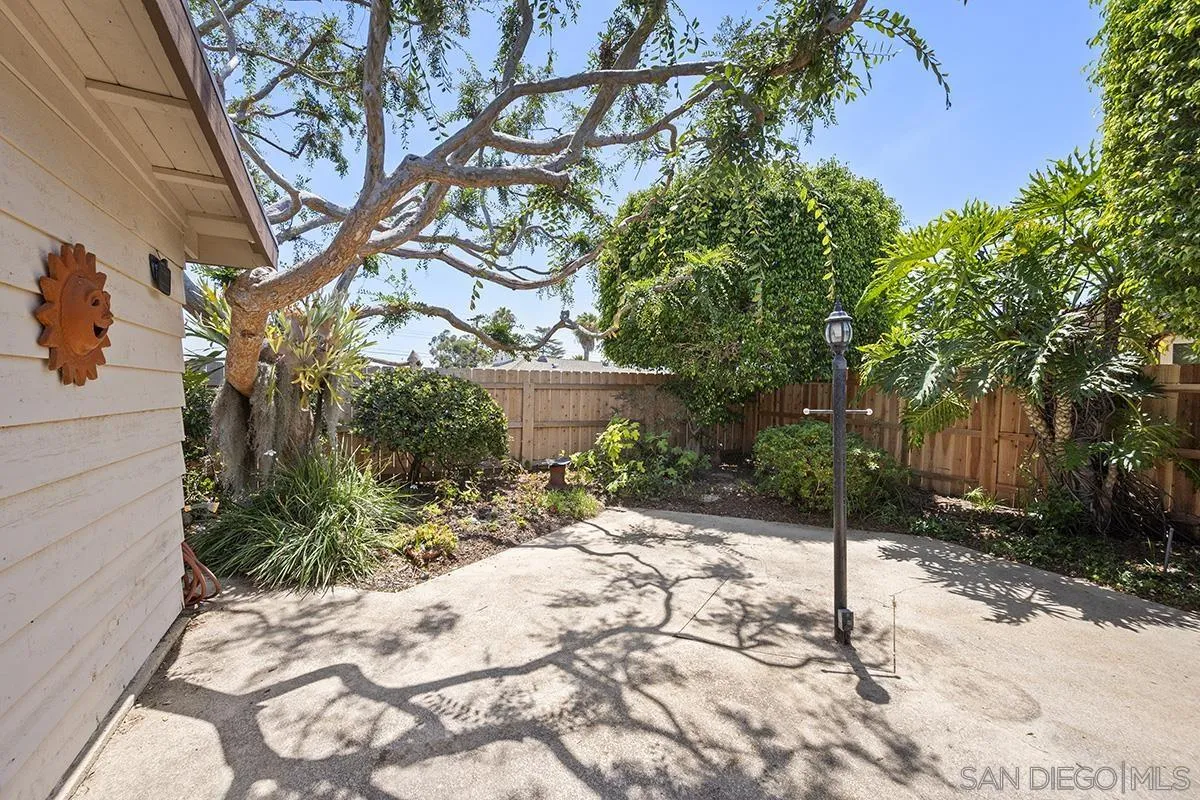 https://cdn.realtyfeed.com/cdn/127/260018449/f25b4832537cee7368c5a25ac6c39d6d.webp