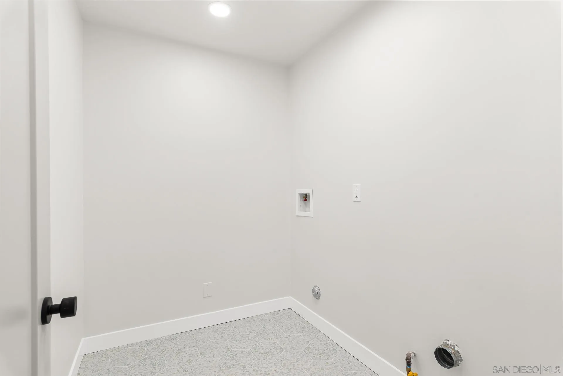 https://cdn.realtyfeed.com/cdn/127/260018453/5596c01cccdf7013a6175a76ea3531e5.webp
