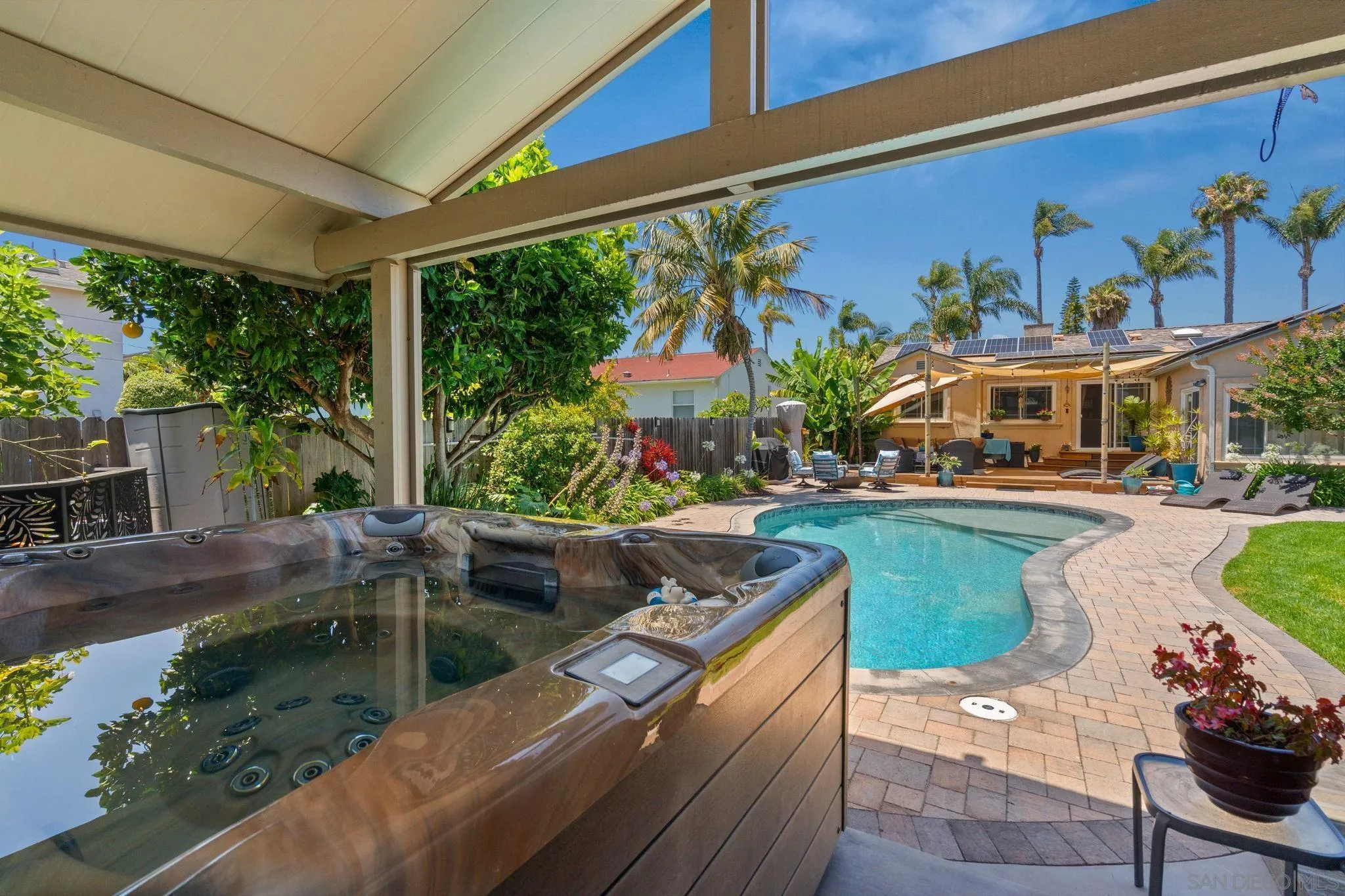 https://cdn.realtyfeed.com/cdn/127/260018454/1d784050357e92015e2cfad8adaee23f.webp