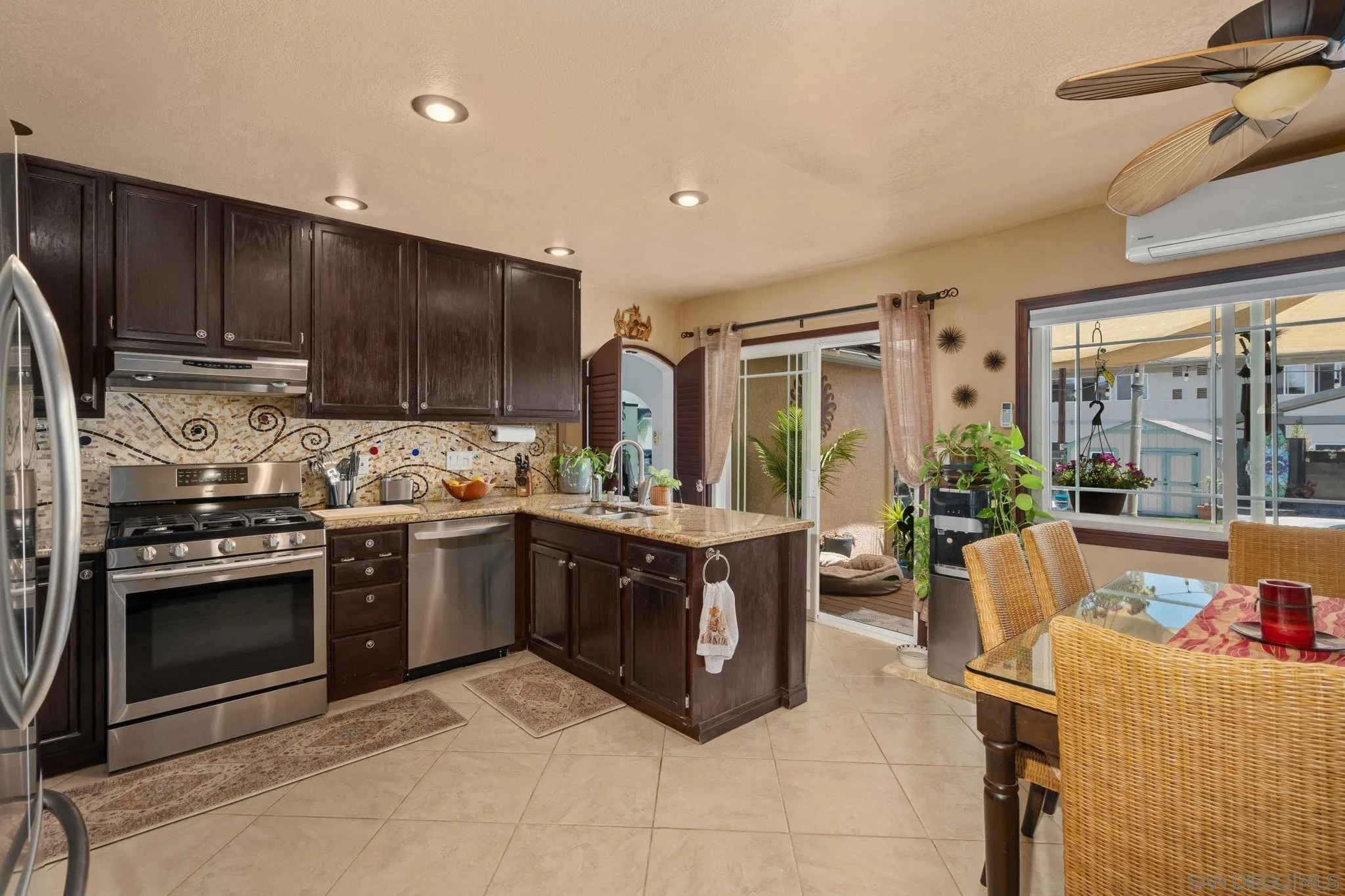 https://cdn.realtyfeed.com/cdn/127/260018454/4c61a93467cedb9541631d21daa6d7e4.webp
