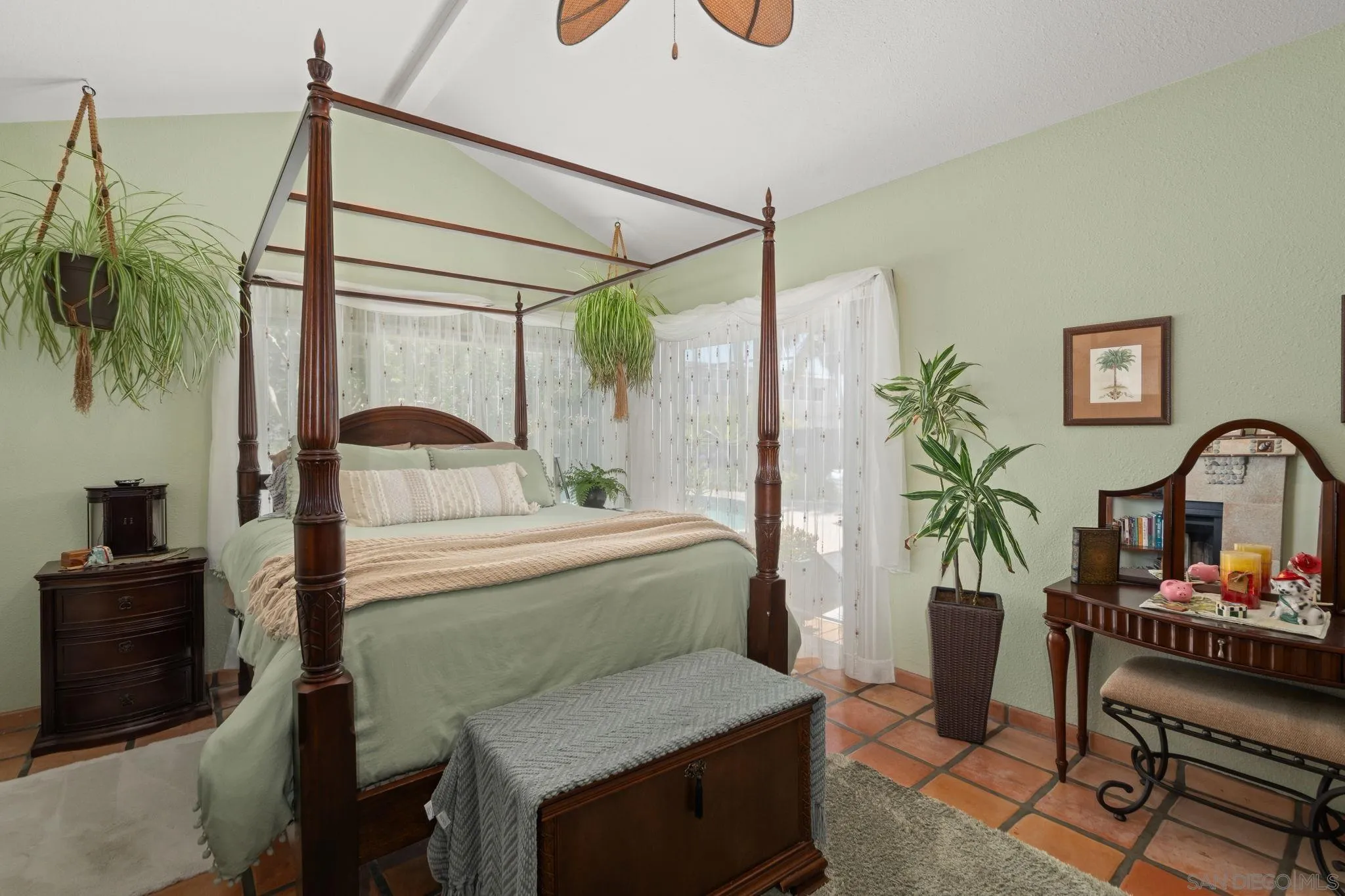 https://cdn.realtyfeed.com/cdn/127/260018454/5767e3f14a2d032957246831aa8ea4d4.webp