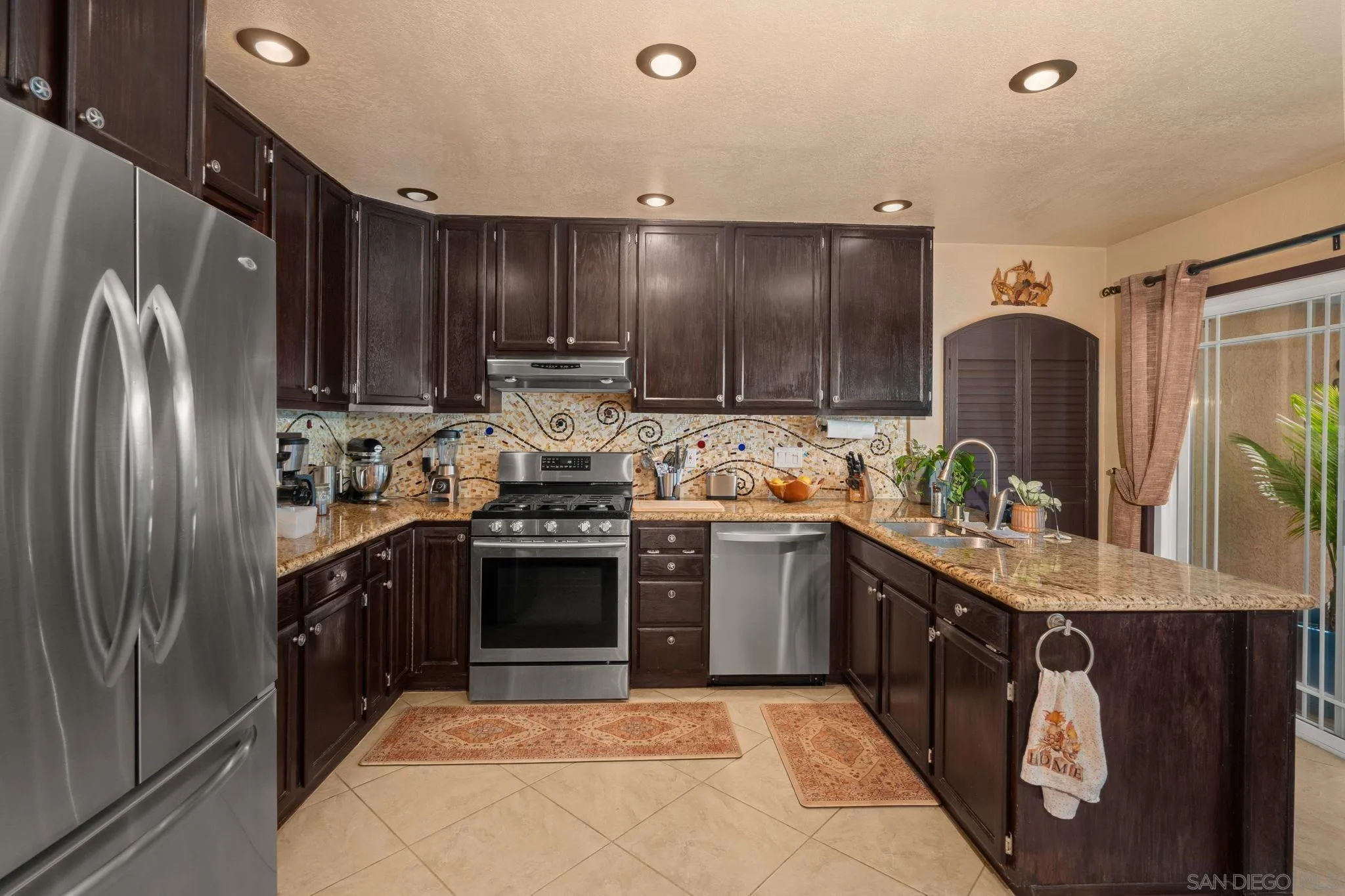 https://cdn.realtyfeed.com/cdn/127/260018454/85fa291f9859c25b281c55678cae6e3b.webp