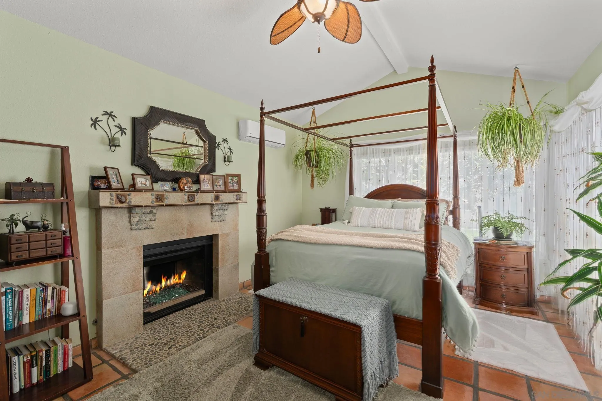 https://cdn.realtyfeed.com/cdn/127/260018454/a1eba433b1b572e682bcb253f7f059a6.webp