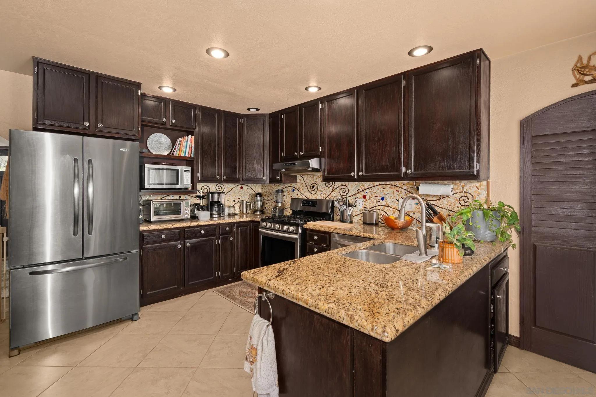 https://cdn.realtyfeed.com/cdn/127/260018454/cb3c7bd644c0836d3607340bdfe45f1c.webp