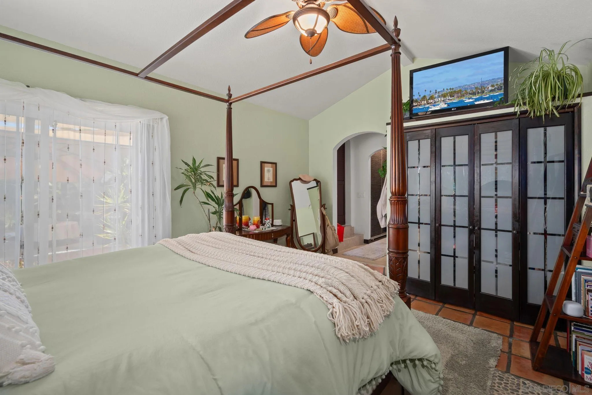 https://cdn.realtyfeed.com/cdn/127/260018454/e3031e034a9be16f0fab5b5076d43b9e.webp