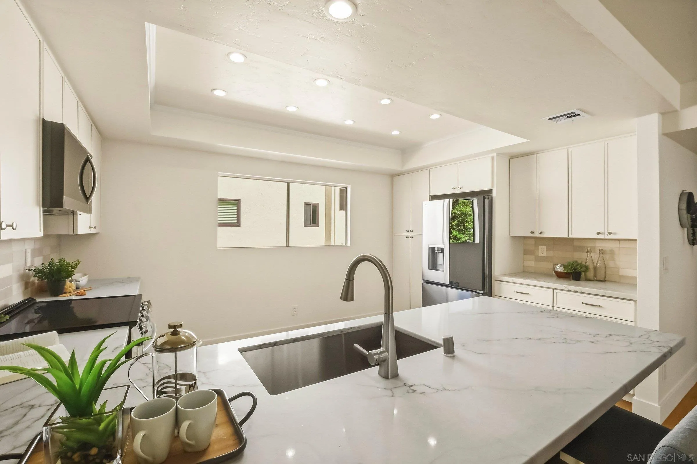 Photo #8: 260018463 Listing: Photo #8