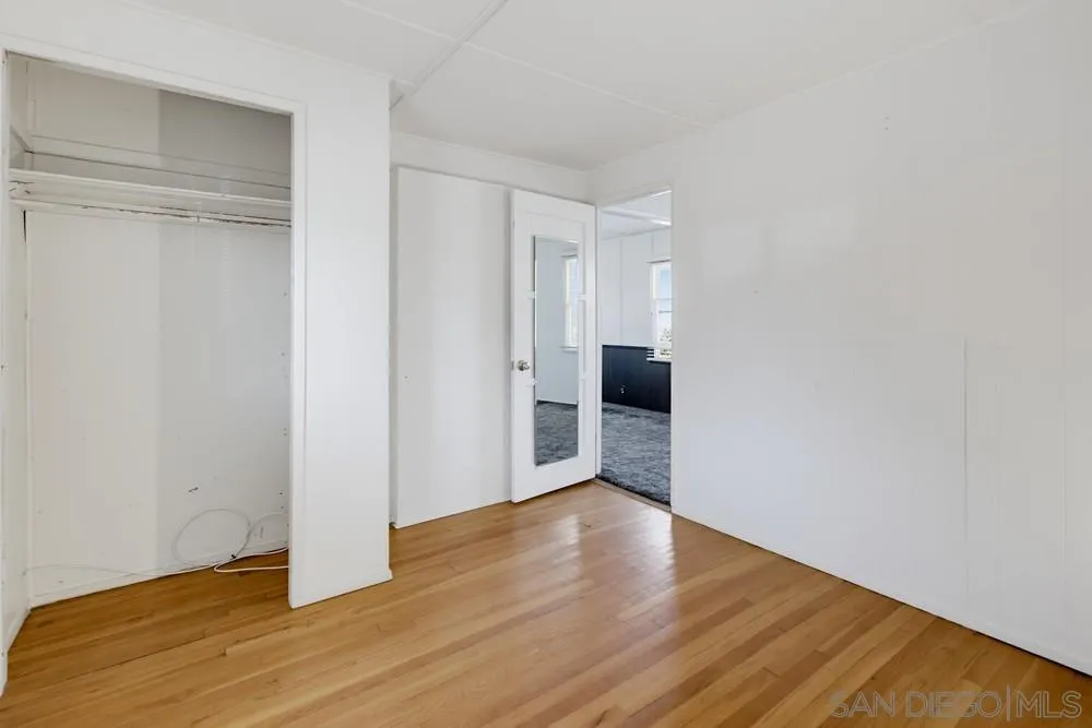 https://cdn.realtyfeed.com/cdn/127/260018464/14d69d89cf4d0bf16aa7c66ef4924627.webp