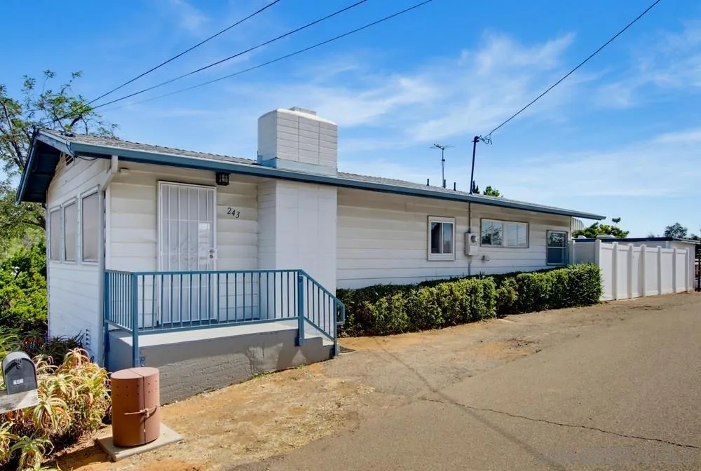 https://cdn.realtyfeed.com/cdn/127/260018464/181dd9cfe97734933928af0a26d35c40.webp