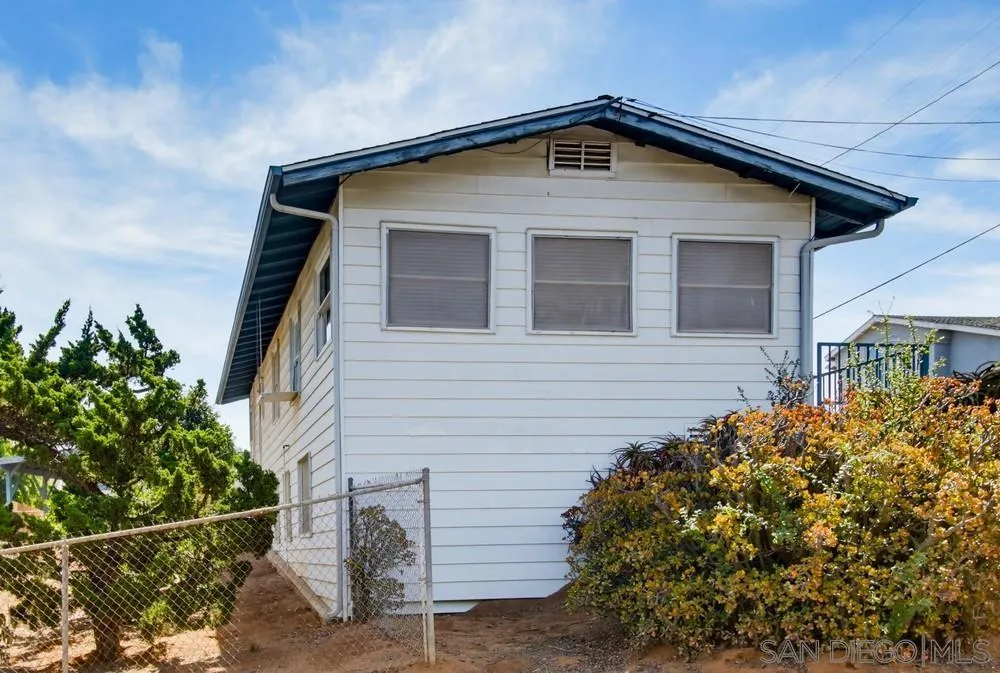 https://cdn.realtyfeed.com/cdn/127/260018464/4d15fdc4c8a3c06cfd3740df2bbb2aca.webp