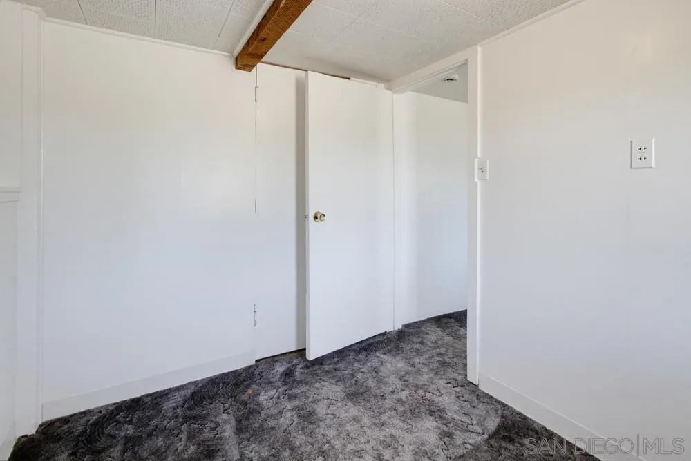 https://cdn.realtyfeed.com/cdn/127/260018464/52e117363d2d5f51f7fc44c6a3a754d2.webp
