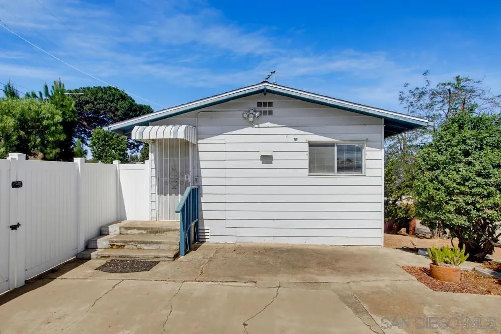 https://cdn.realtyfeed.com/cdn/127/260018464/8117f1da6e37d2df0b52a0a8b88f69cb.webp