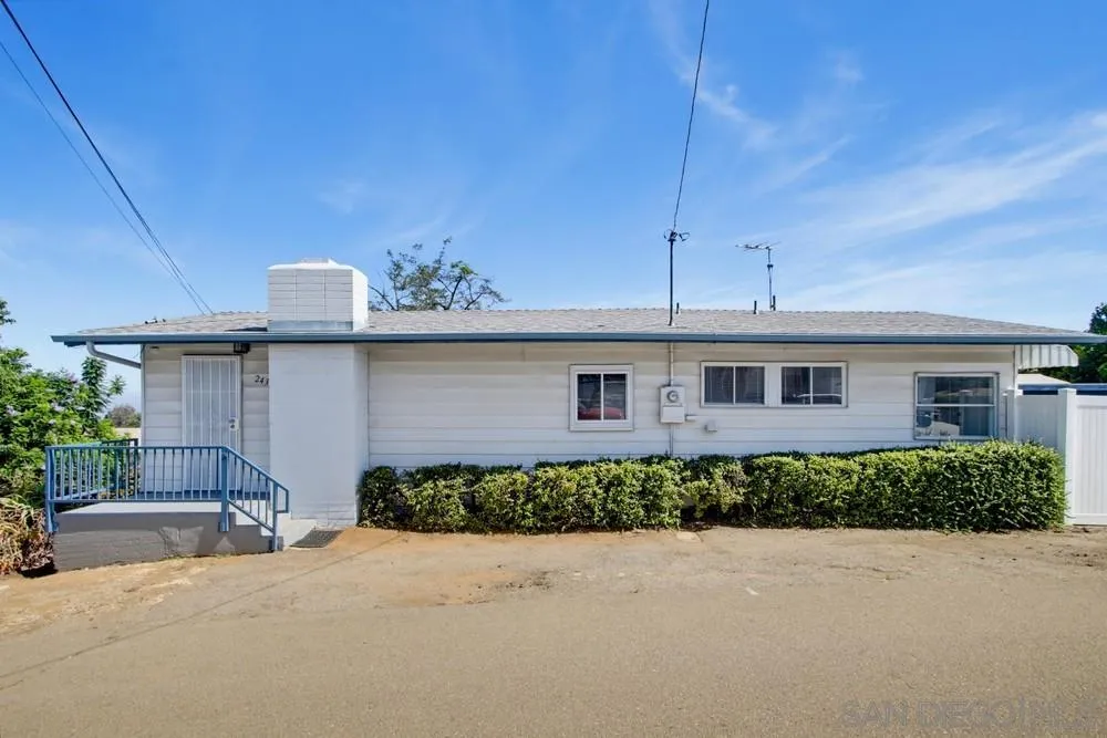 https://cdn.realtyfeed.com/cdn/127/260018464/8d1116013cb21582859d74c479169d1a.webp