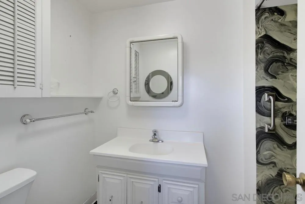 https://cdn.realtyfeed.com/cdn/127/260018464/9ff22e7ff34e62d24310439ff2968c04.webp