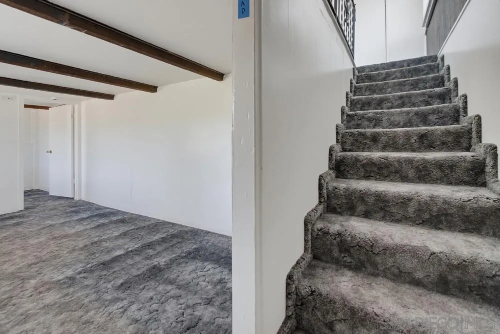 https://cdn.realtyfeed.com/cdn/127/260018464/befc6c317d8c18cff1f0c59fc0b7deab.webp