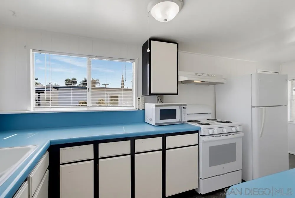 https://cdn.realtyfeed.com/cdn/127/260018464/bf89f45ab0319435ad78b39fa06c2ad7.webp