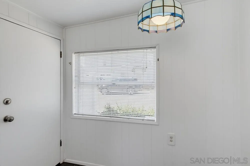 https://cdn.realtyfeed.com/cdn/127/260018464/d33c05db24f0017567a13b30406b0359.webp