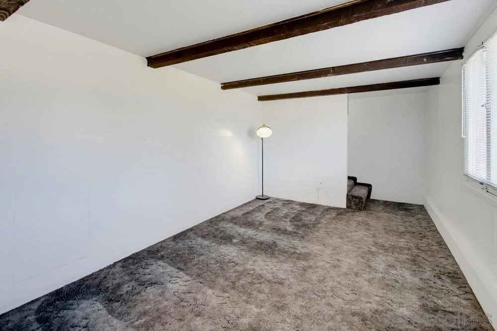 https://cdn.realtyfeed.com/cdn/127/260018464/de63e001e0e1434161fe73325c5a987c.webp