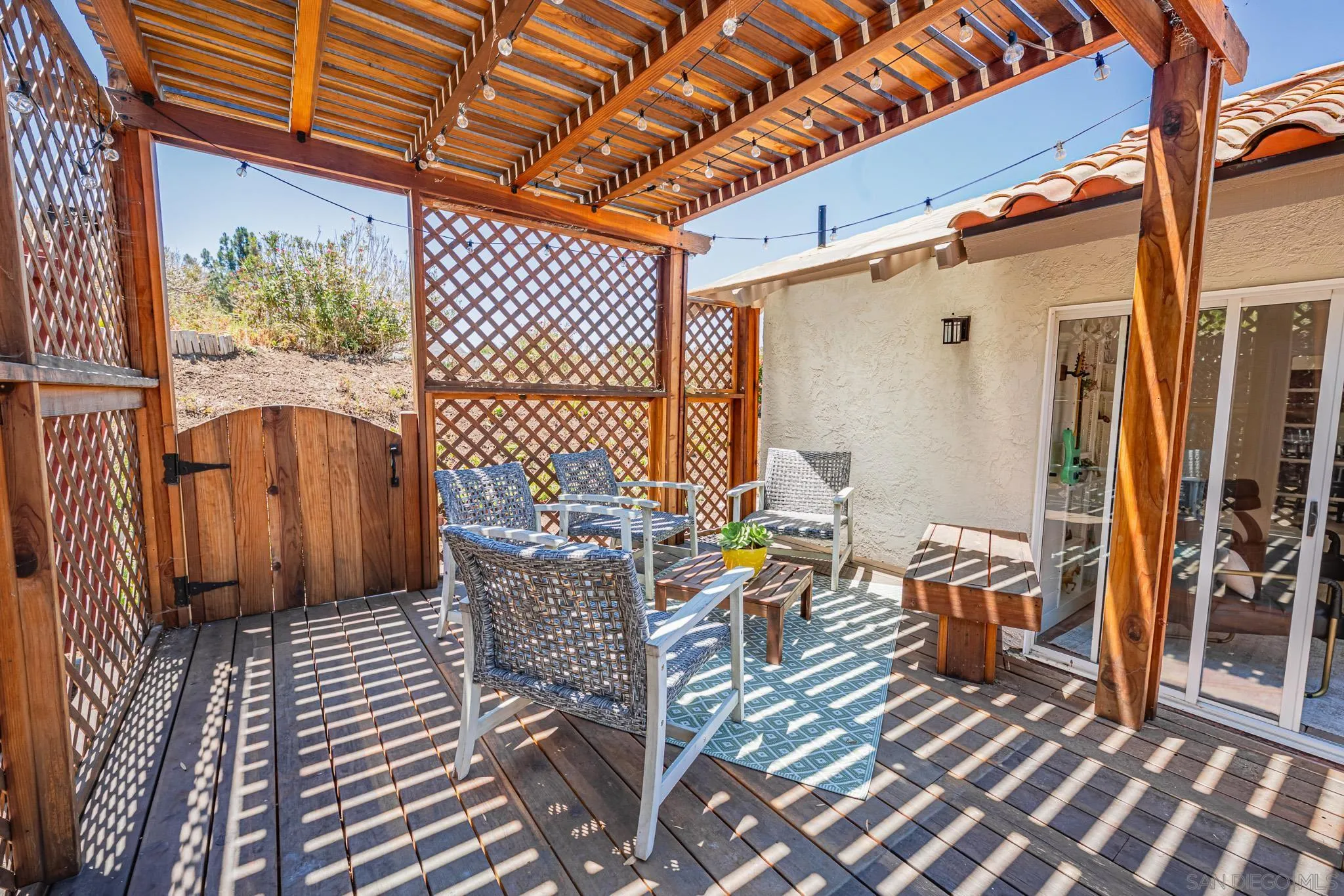 https://cdn.realtyfeed.com/cdn/127/260018471/5b6f1bd2cf1b0b4e4d285478a3ec98a3.webp