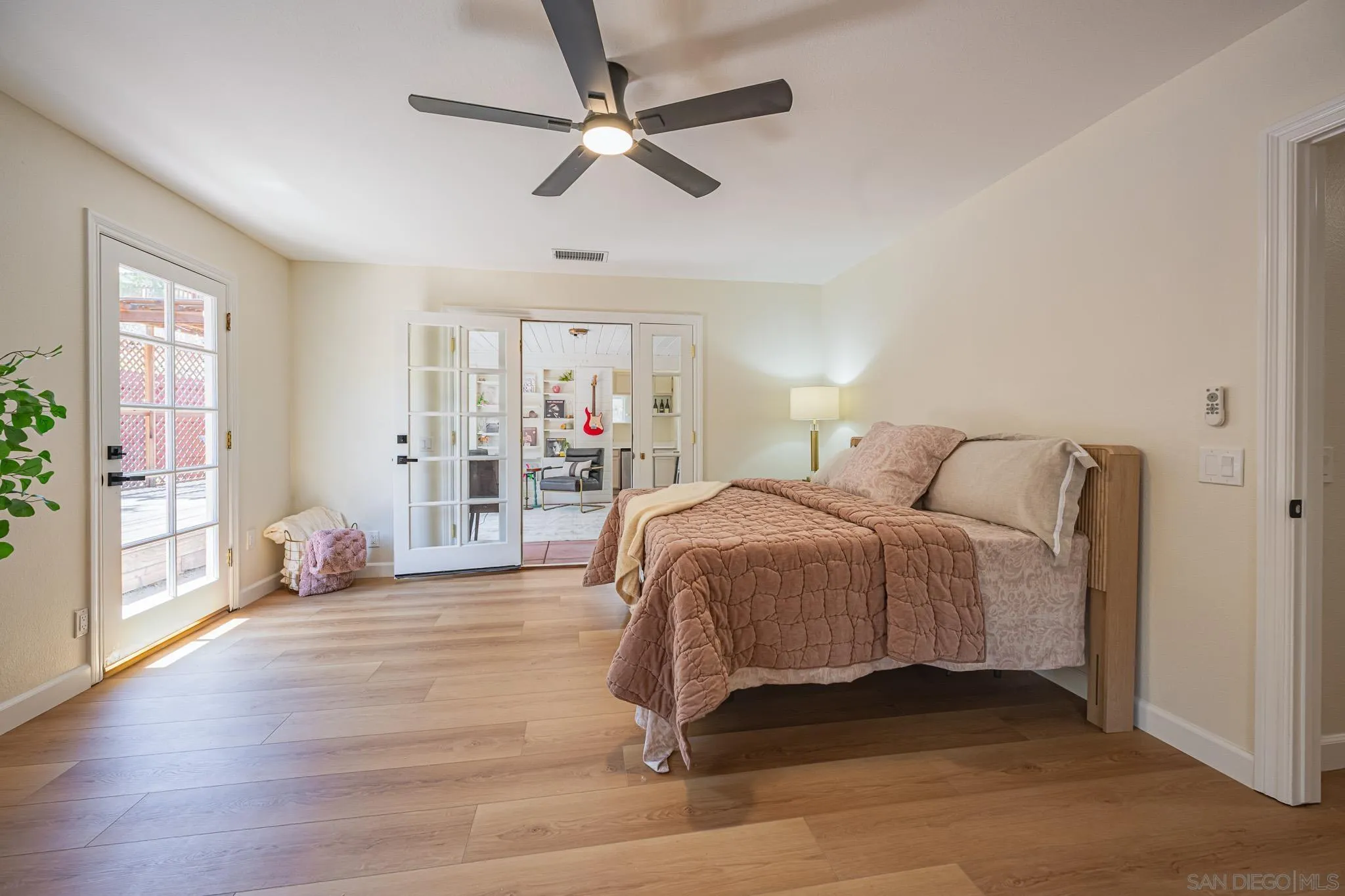 https://cdn.realtyfeed.com/cdn/127/260018471/7dcc7ecc385b6077d46e4215f0c4f074.webp