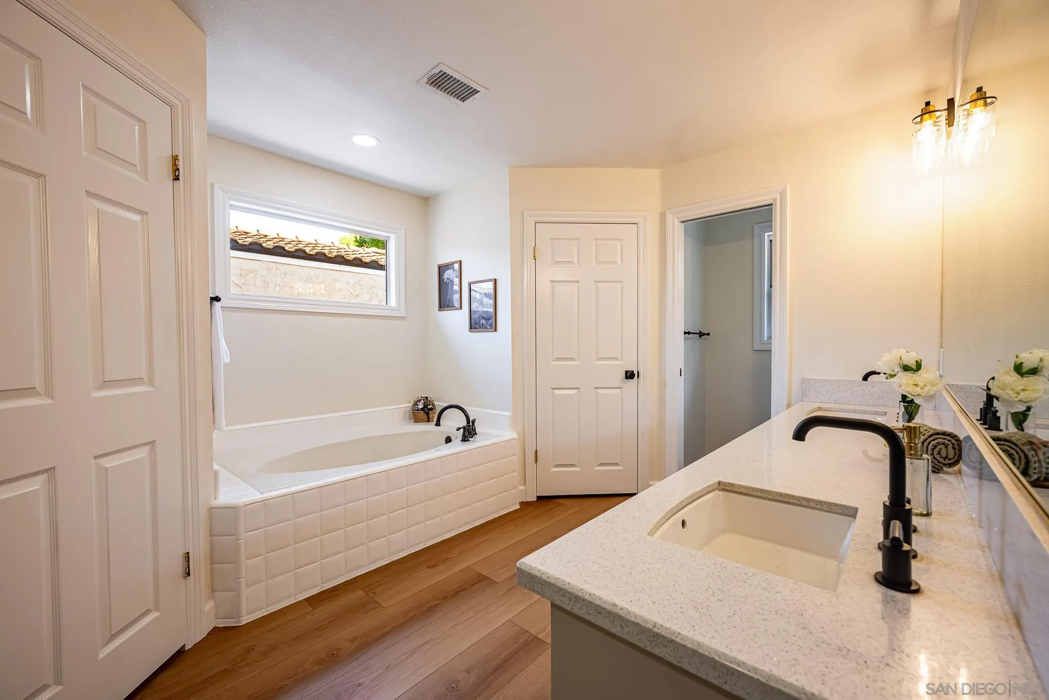 https://cdn.realtyfeed.com/cdn/127/260018471/85c00073bbae0f27e82e48a04ad64a93.webp
