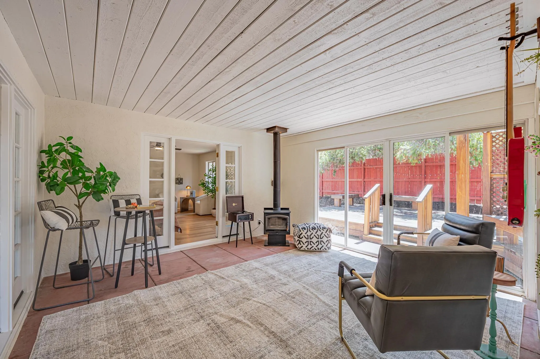 https://cdn.realtyfeed.com/cdn/127/260018471/a1604db017fcddb95beeedbd1d665fd3.webp