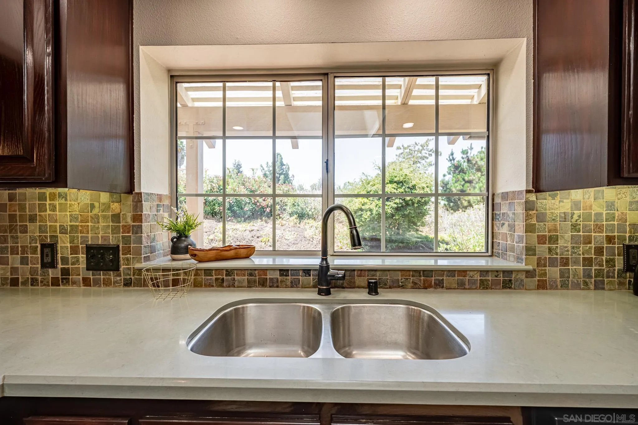 https://cdn.realtyfeed.com/cdn/127/260018471/d2cefe08117cf88e125c71c080f9f071.webp