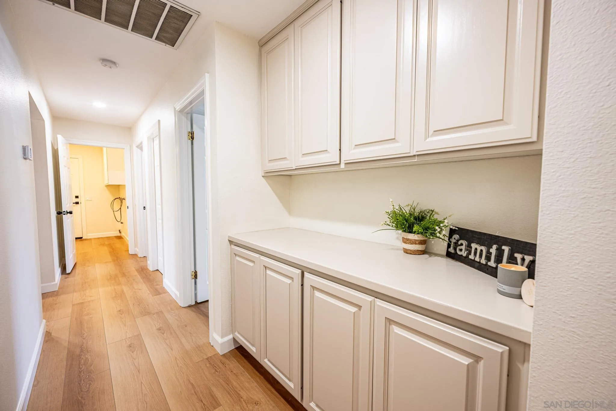 https://cdn.realtyfeed.com/cdn/127/260018471/dbf5f43e8c391274def7f0245858dcdb.webp