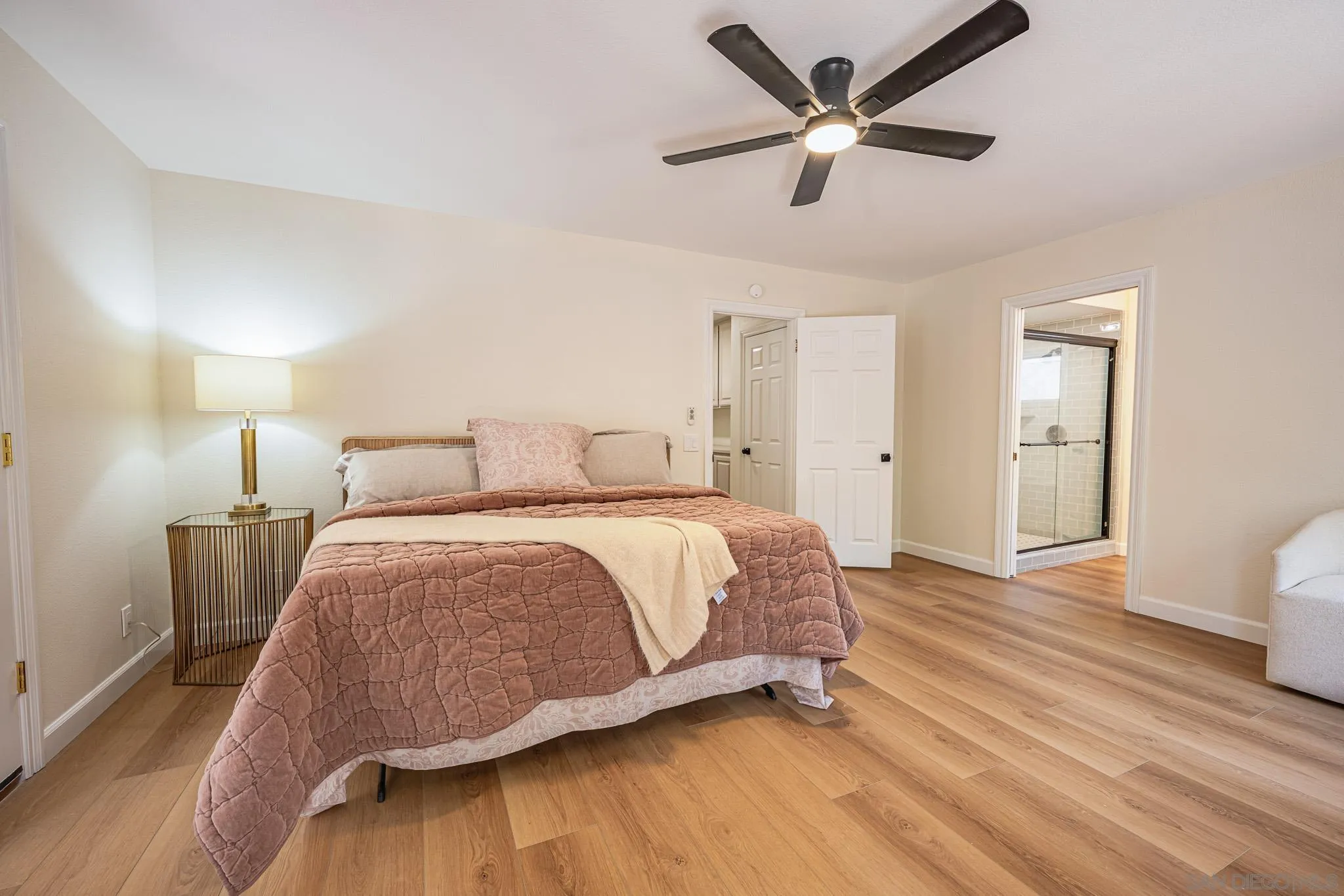 https://cdn.realtyfeed.com/cdn/127/260018471/ecd8e109a7f499897d2256a9ebc69be2.webp