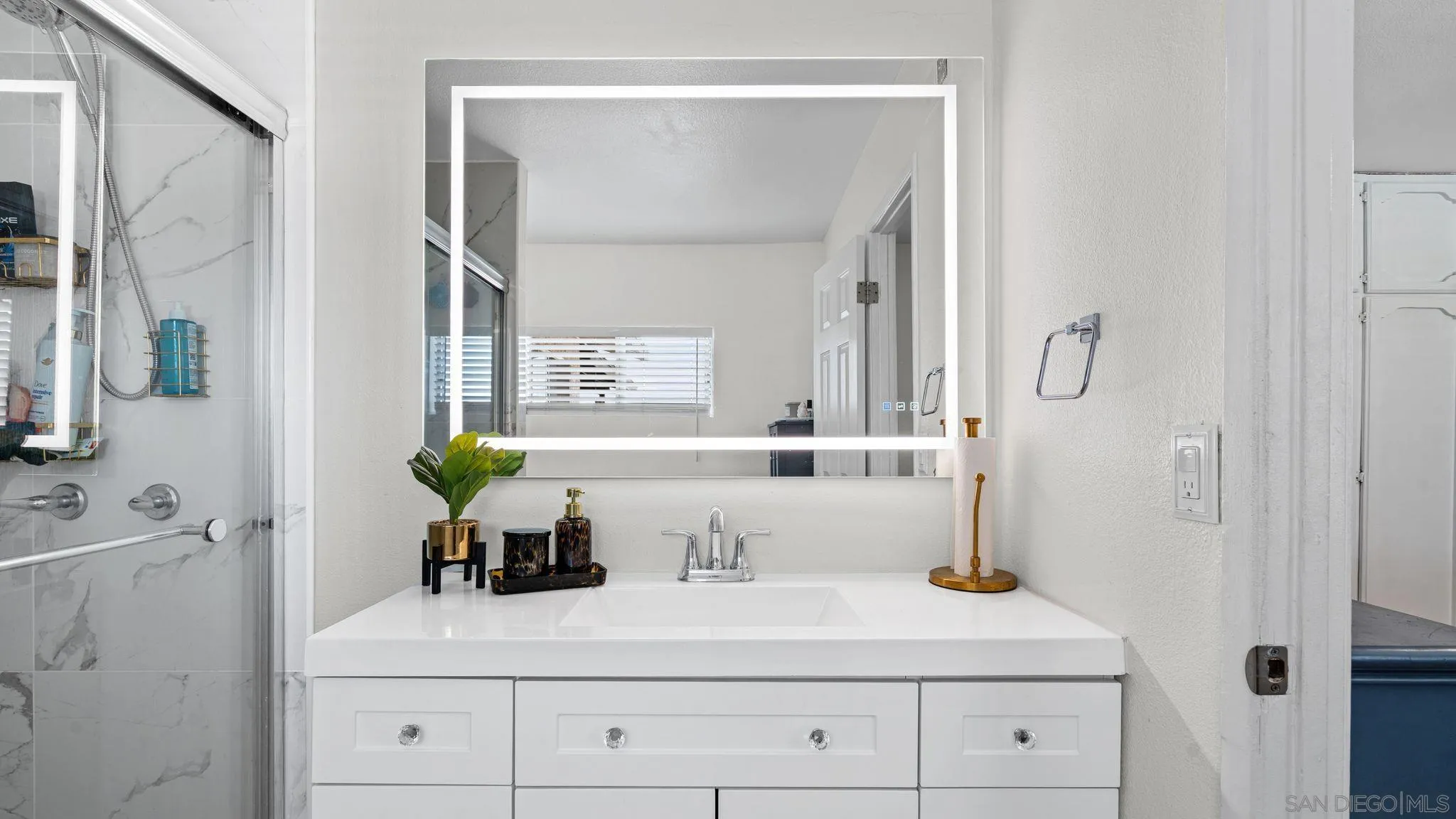 https://cdn.realtyfeed.com/cdn/127/260018472/1a62b3b6cc40652d6b1de038304613df.webp