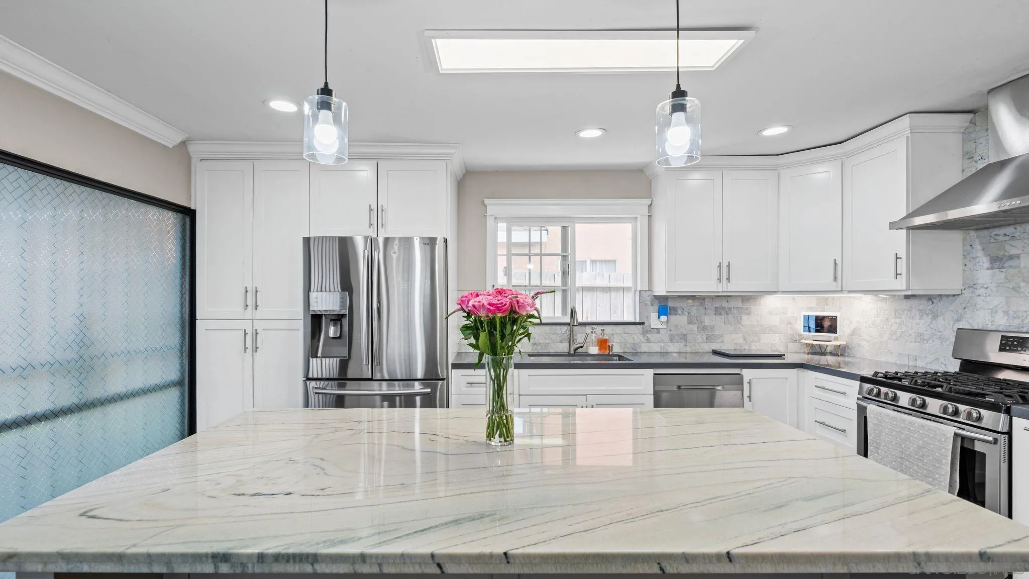 https://cdn.realtyfeed.com/cdn/127/260018472/4934e28af16c87a74664d1546a538c49.webp
