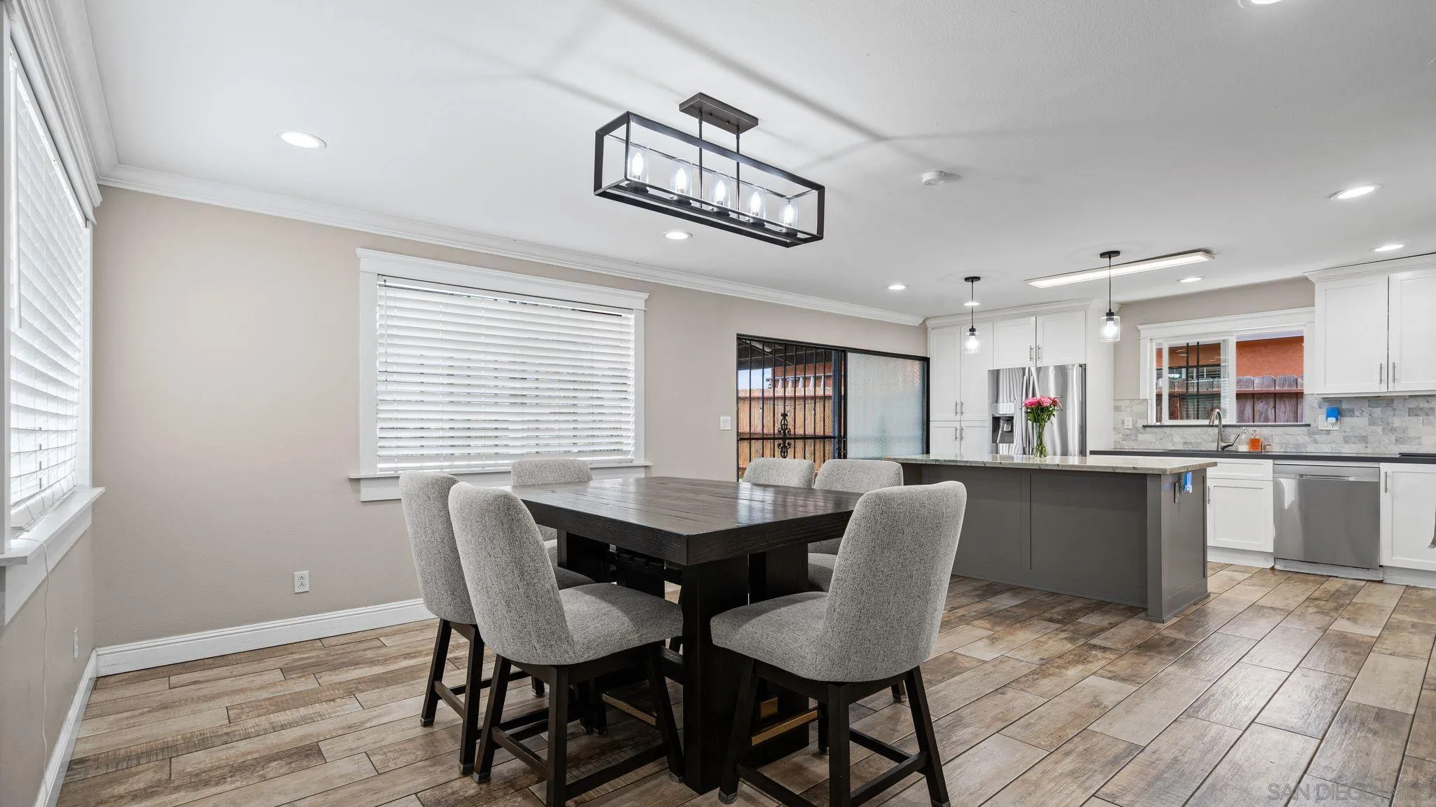 https://cdn.realtyfeed.com/cdn/127/260018472/8ed6fdd03c3a4e4c2fdb6104cf4ad7e2.webp