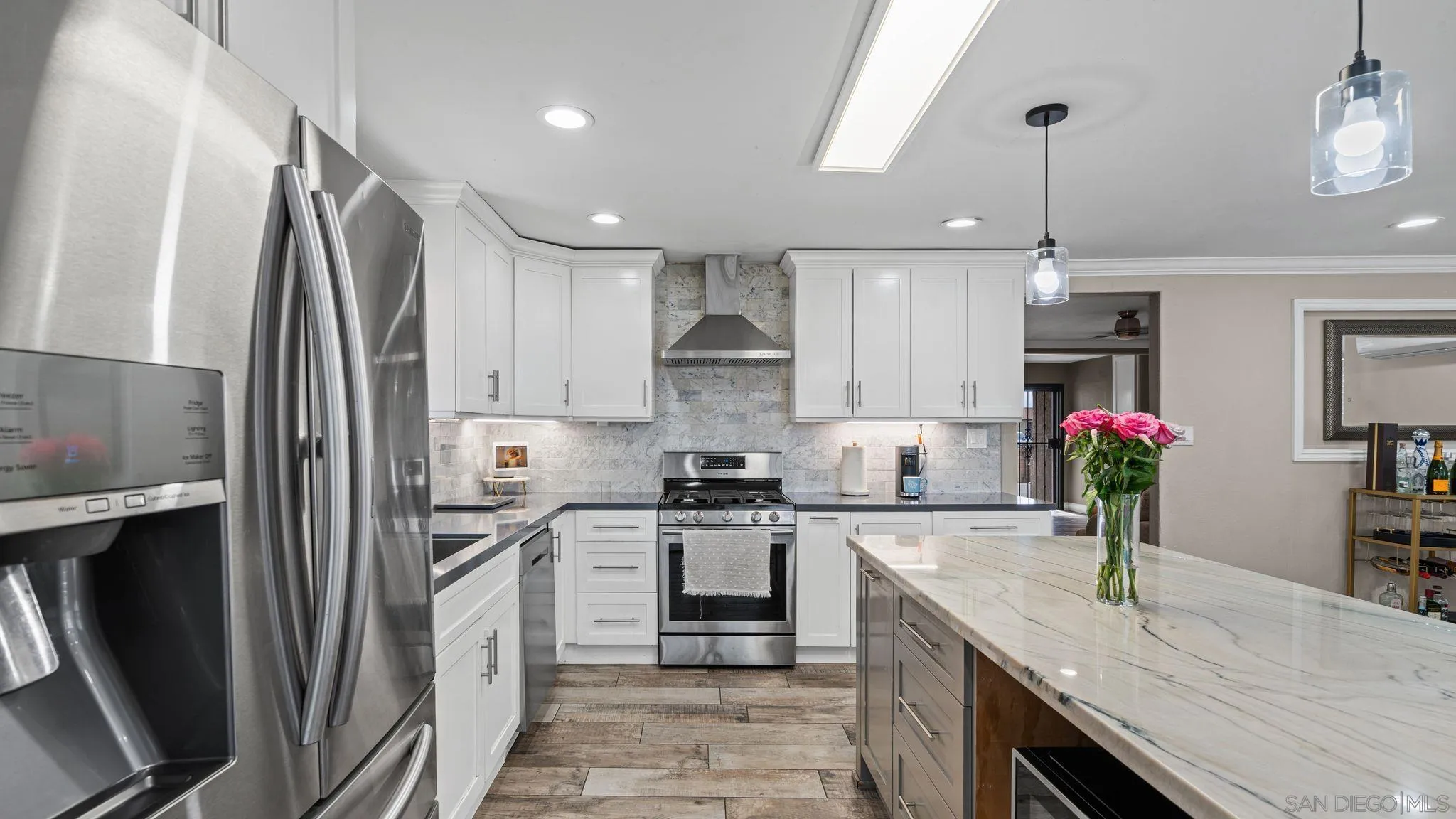 https://cdn.realtyfeed.com/cdn/127/260018472/aee5d944dd825c46dc4b43f0638acb60.webp