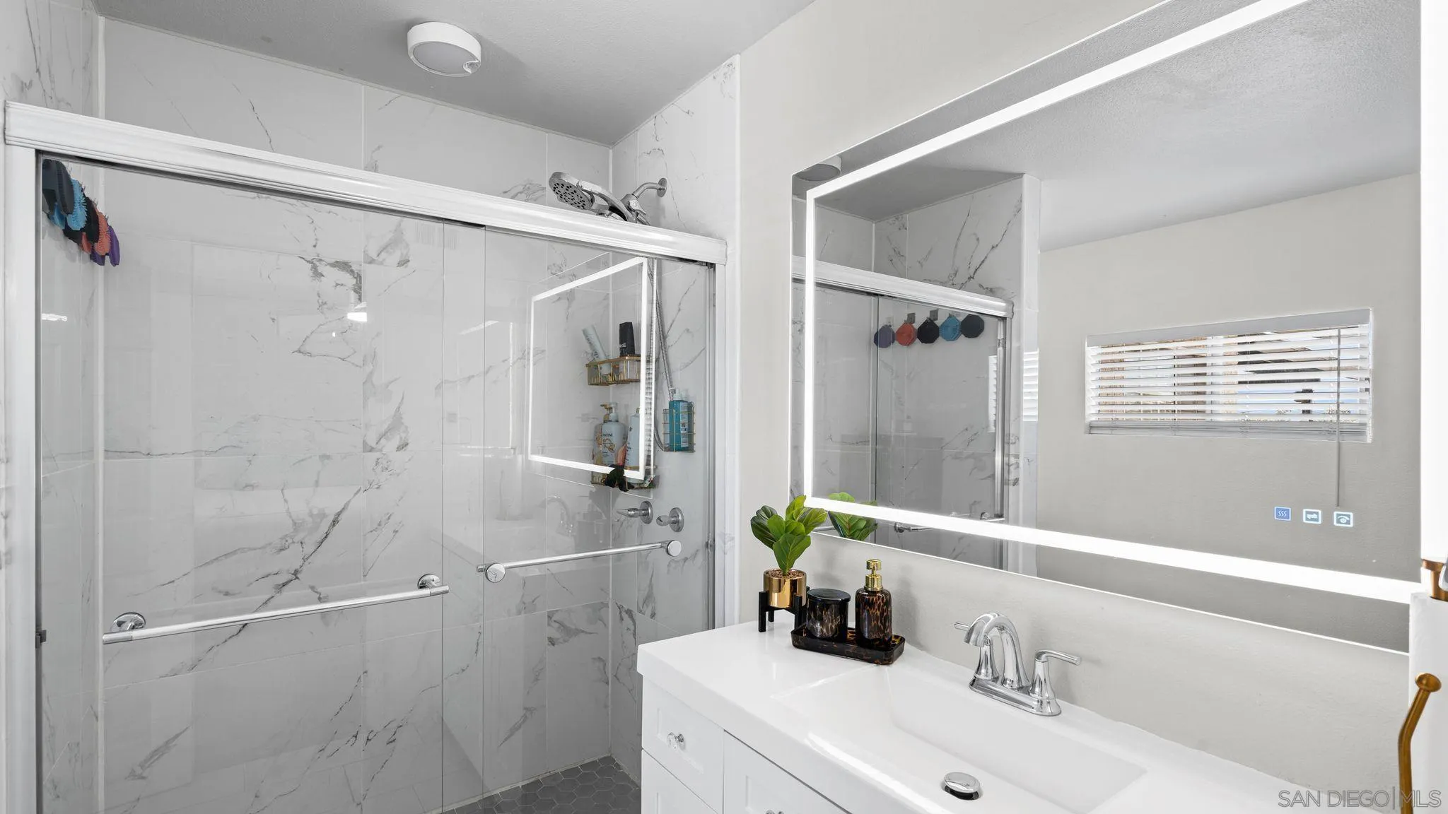 https://cdn.realtyfeed.com/cdn/127/260018472/f75f89e2980b4dc70df44544da055b49.webp