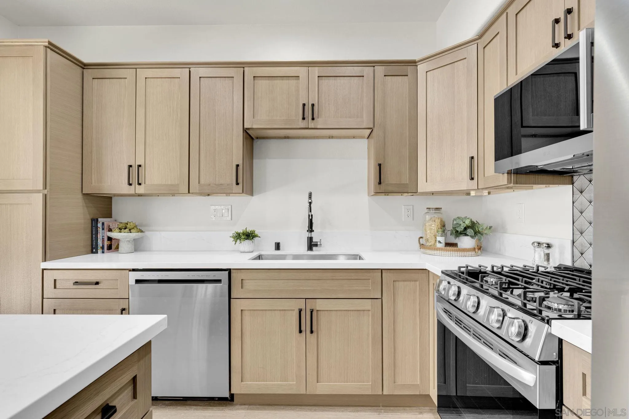https://cdn.realtyfeed.com/cdn/127/260018474/7e46368a4cf77d8f235917fac9e15f80.webp