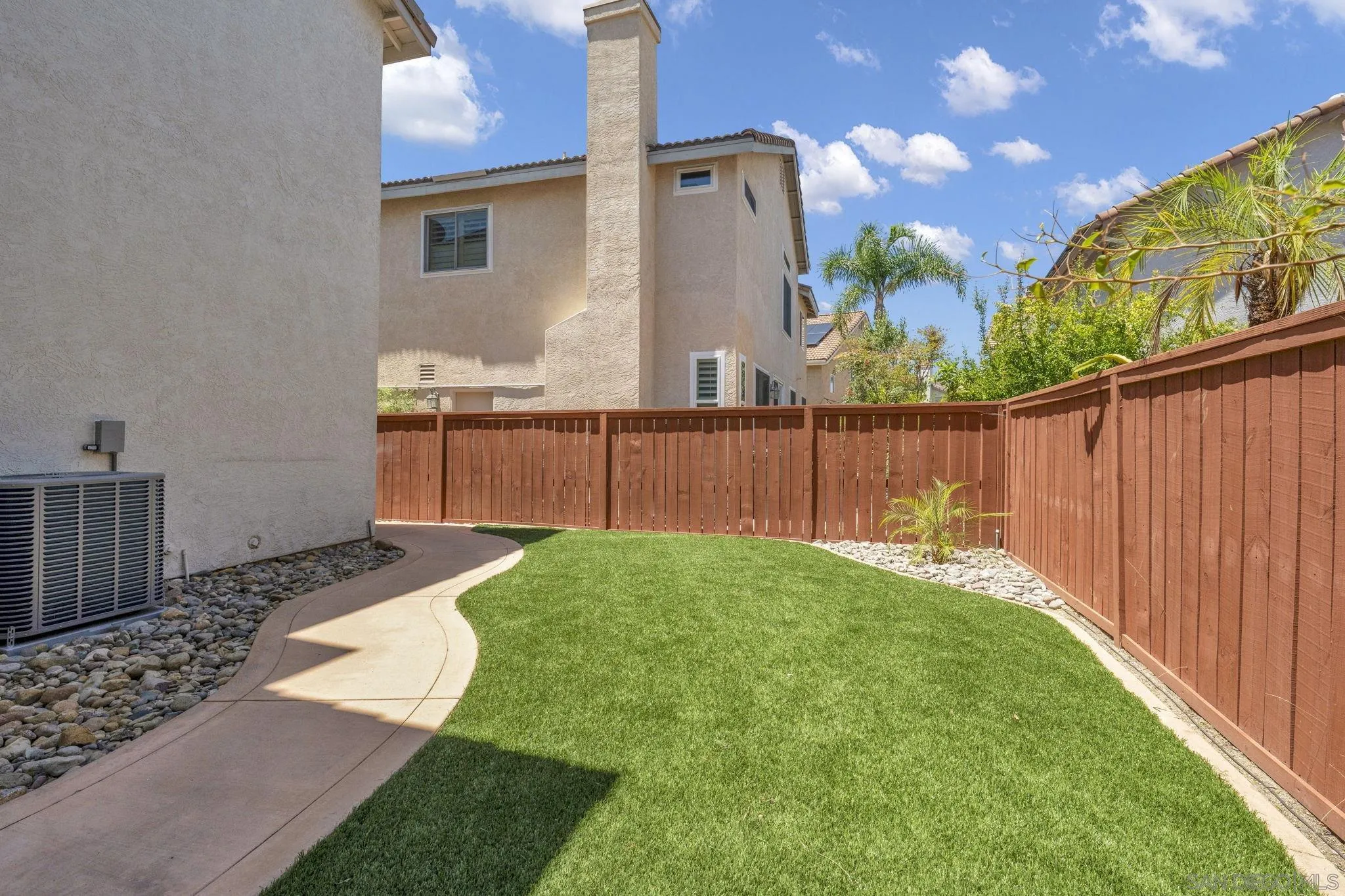 https://cdn.realtyfeed.com/cdn/127/260018474/991d3c6921a85378f2f888d614449d4b.webp