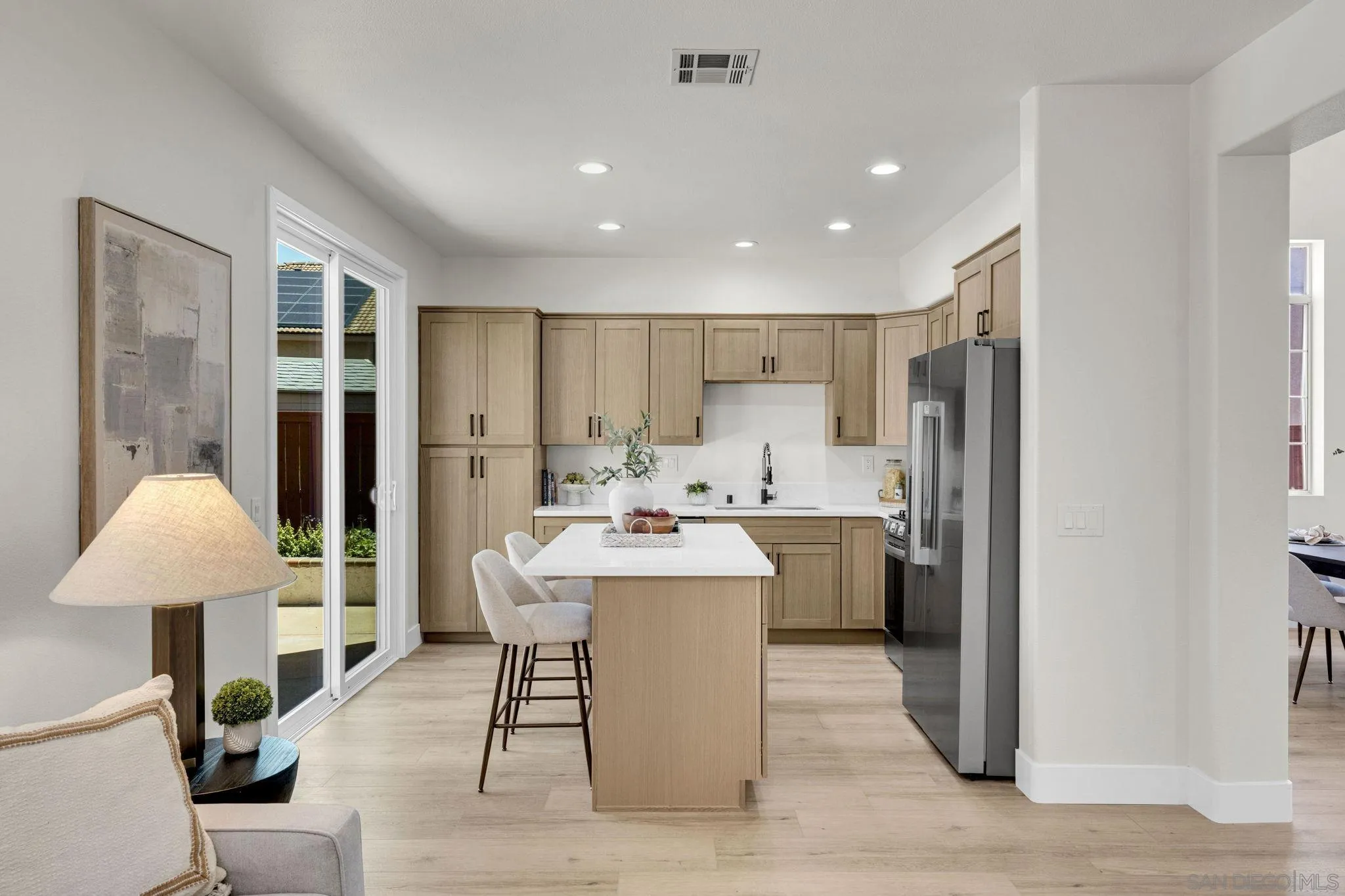 https://cdn.realtyfeed.com/cdn/127/260018474/c824221a4cc2b2ec6617216e034daa98.webp