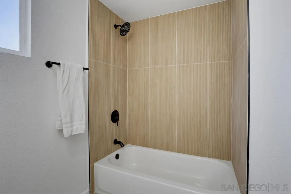 https://cdn.realtyfeed.com/cdn/127/260018476/8269ca8ba6bc7c0339097800521ec622.webp