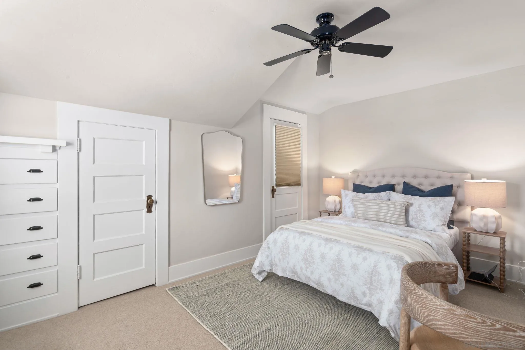 https://cdn.realtyfeed.com/cdn/127/260018482/12eb8f5219f6d6b57eaf57223b525a52.webp