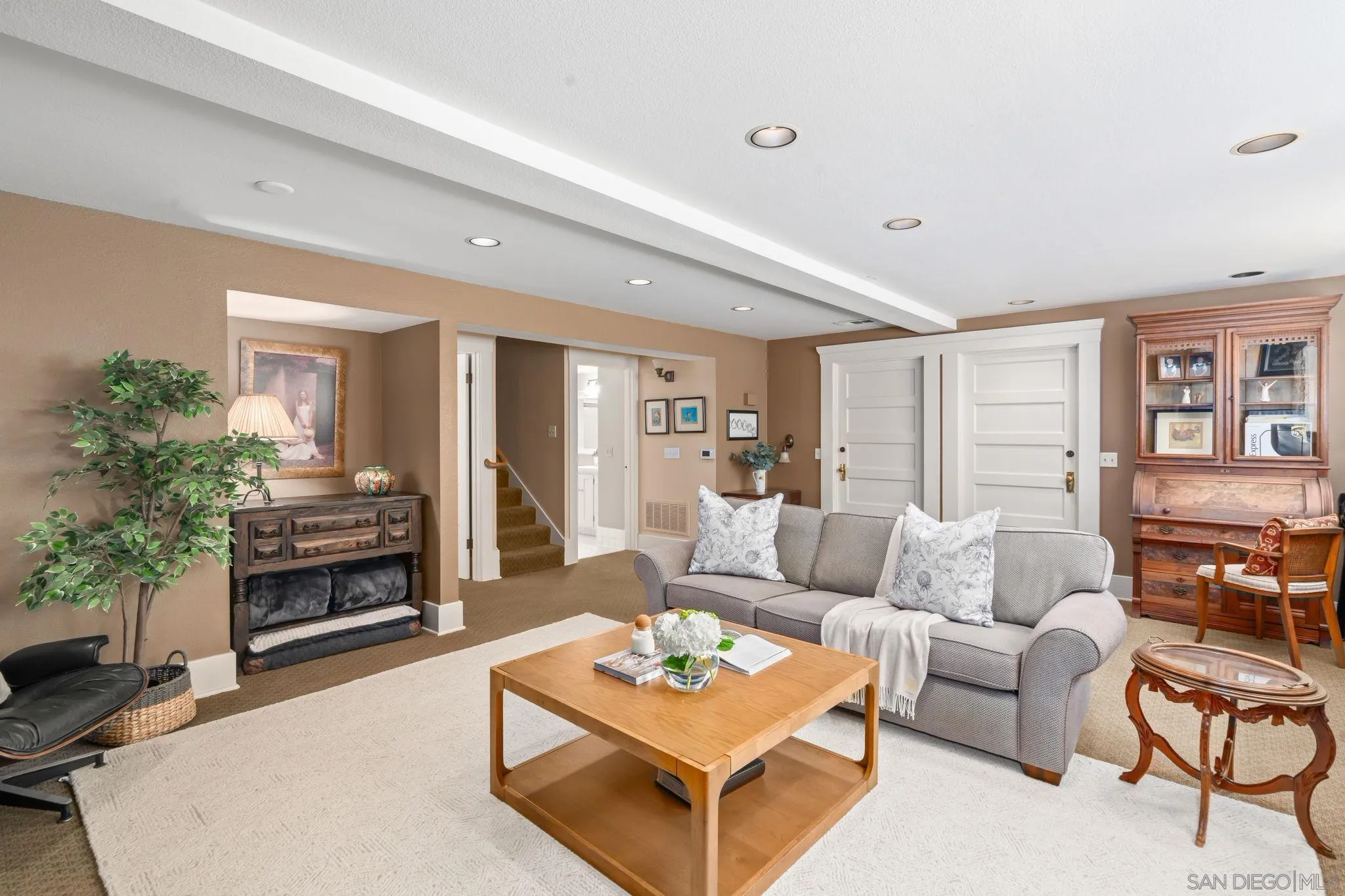 https://cdn.realtyfeed.com/cdn/127/260018482/35f70de95fe2e46a2df8e5a19f10d00b.webp