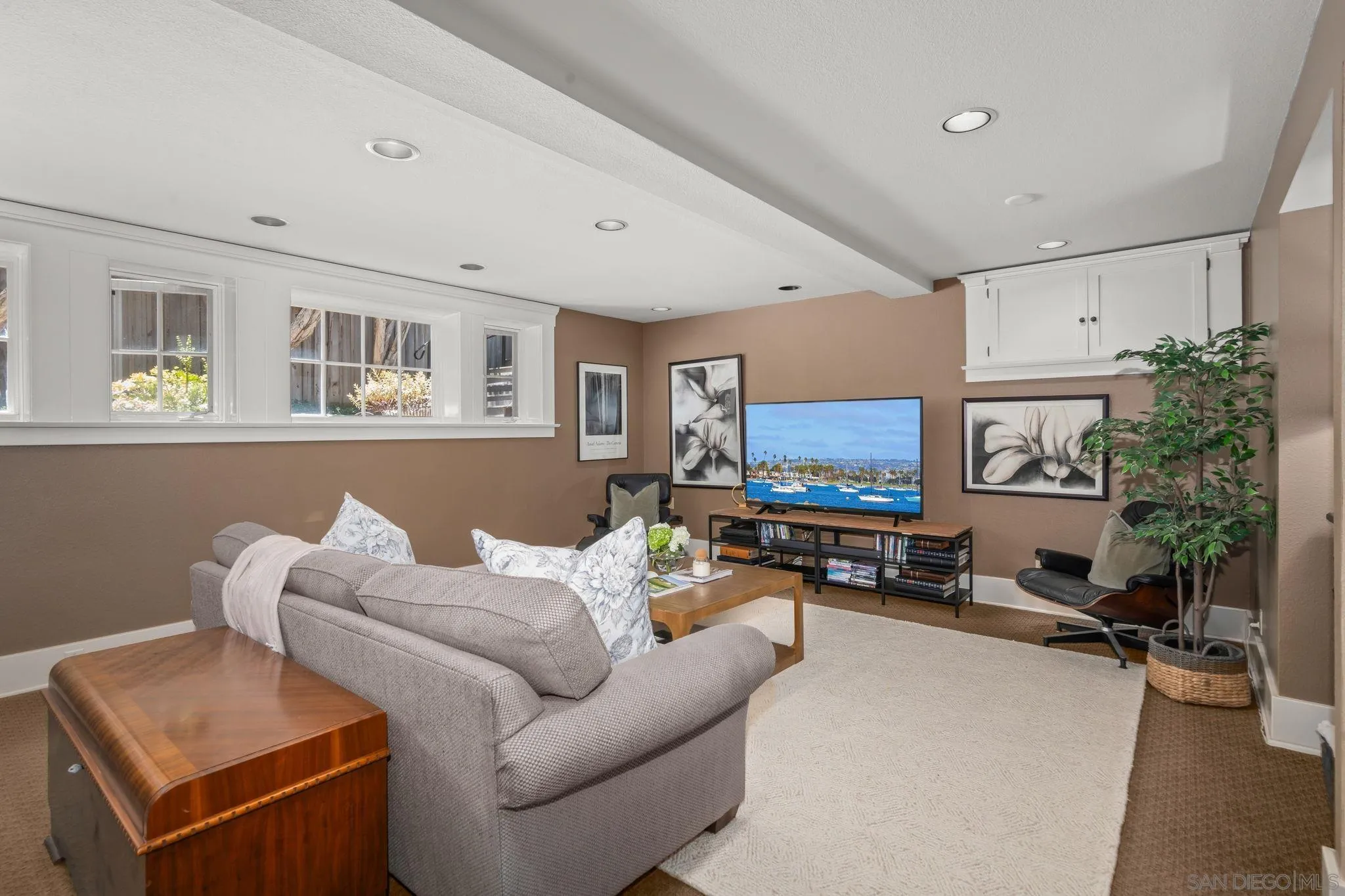 https://cdn.realtyfeed.com/cdn/127/260018482/8ad41c81618e3da050a8a8eefc451c10.webp