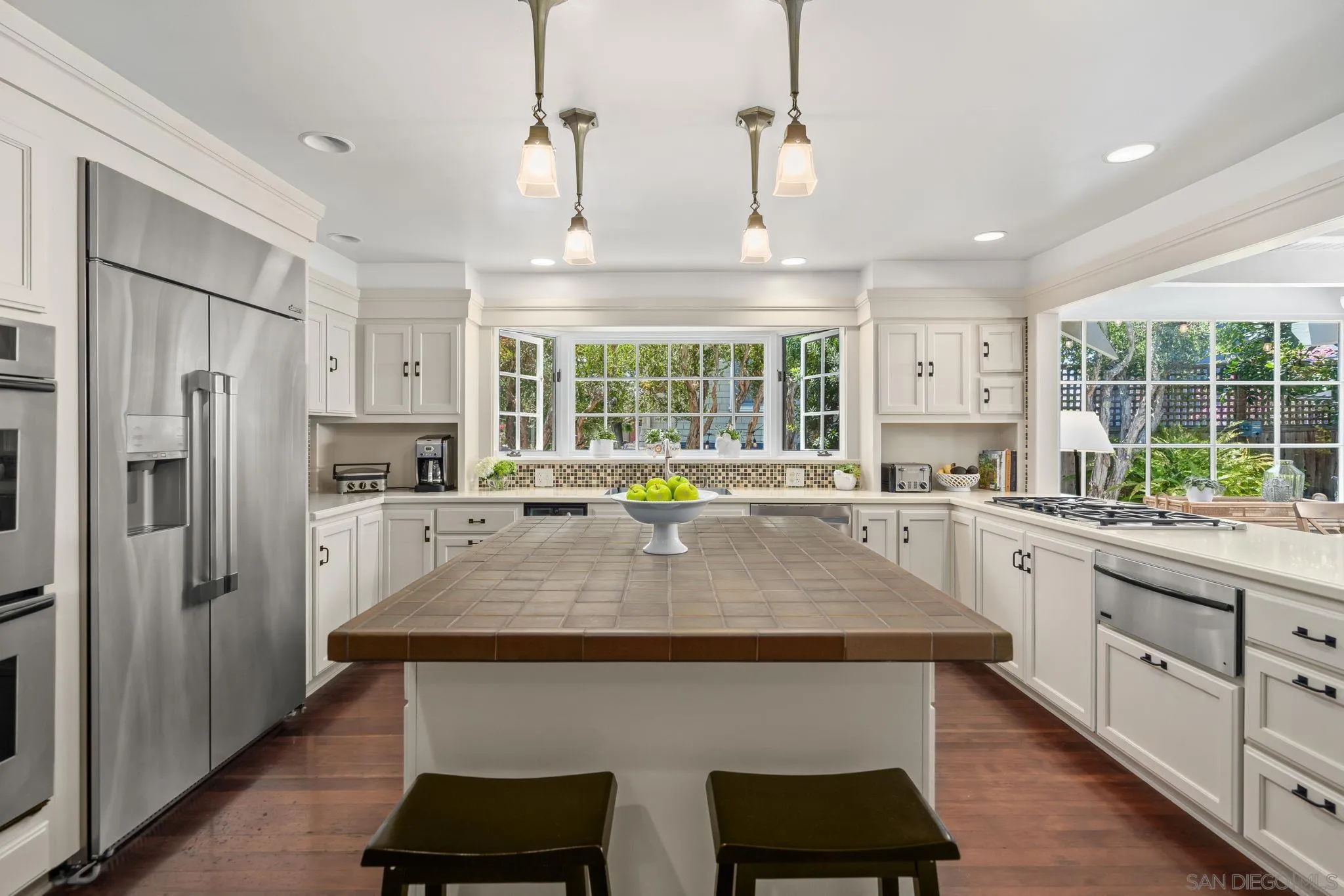 https://cdn.realtyfeed.com/cdn/127/260018482/a1bf382dbbf77b182d83c11959eca3ca.webp