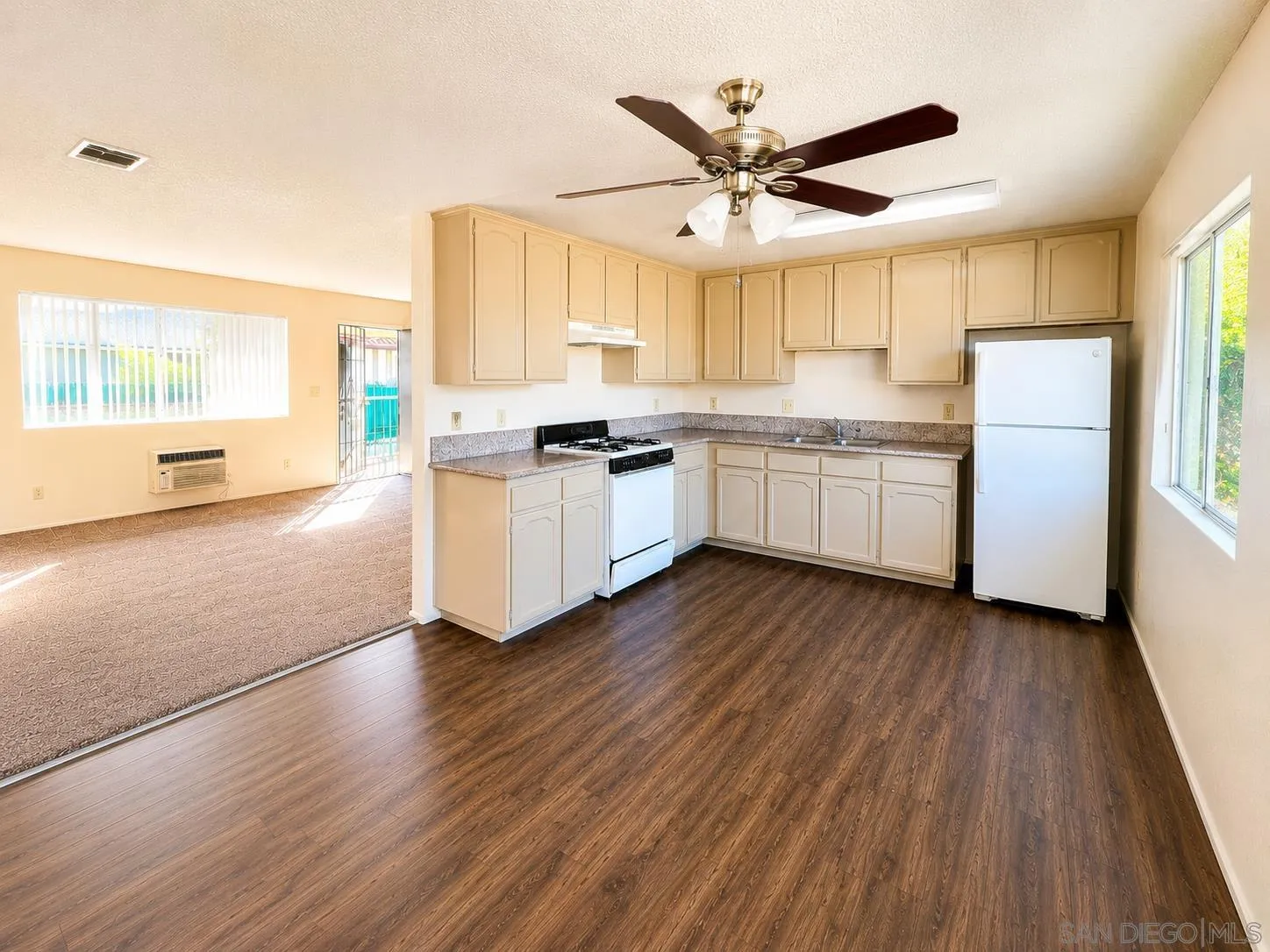 948 Chase Ave Unit H, EL CAJON, CA 92020 - Photo 2 of 16, El Cajon, CA