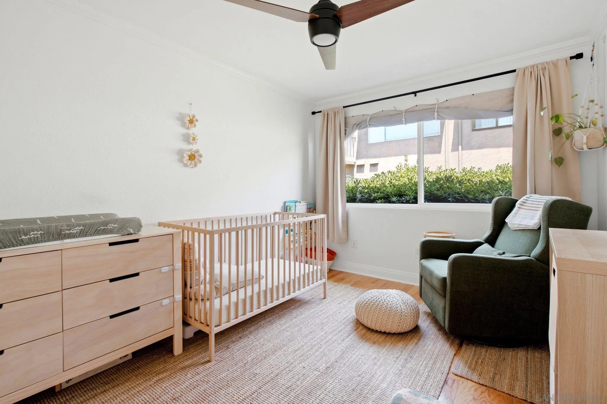 https://cdn.realtyfeed.com/cdn/127/260018491/736feafd50ec04cc1aa0a344ecca4cd1.webp