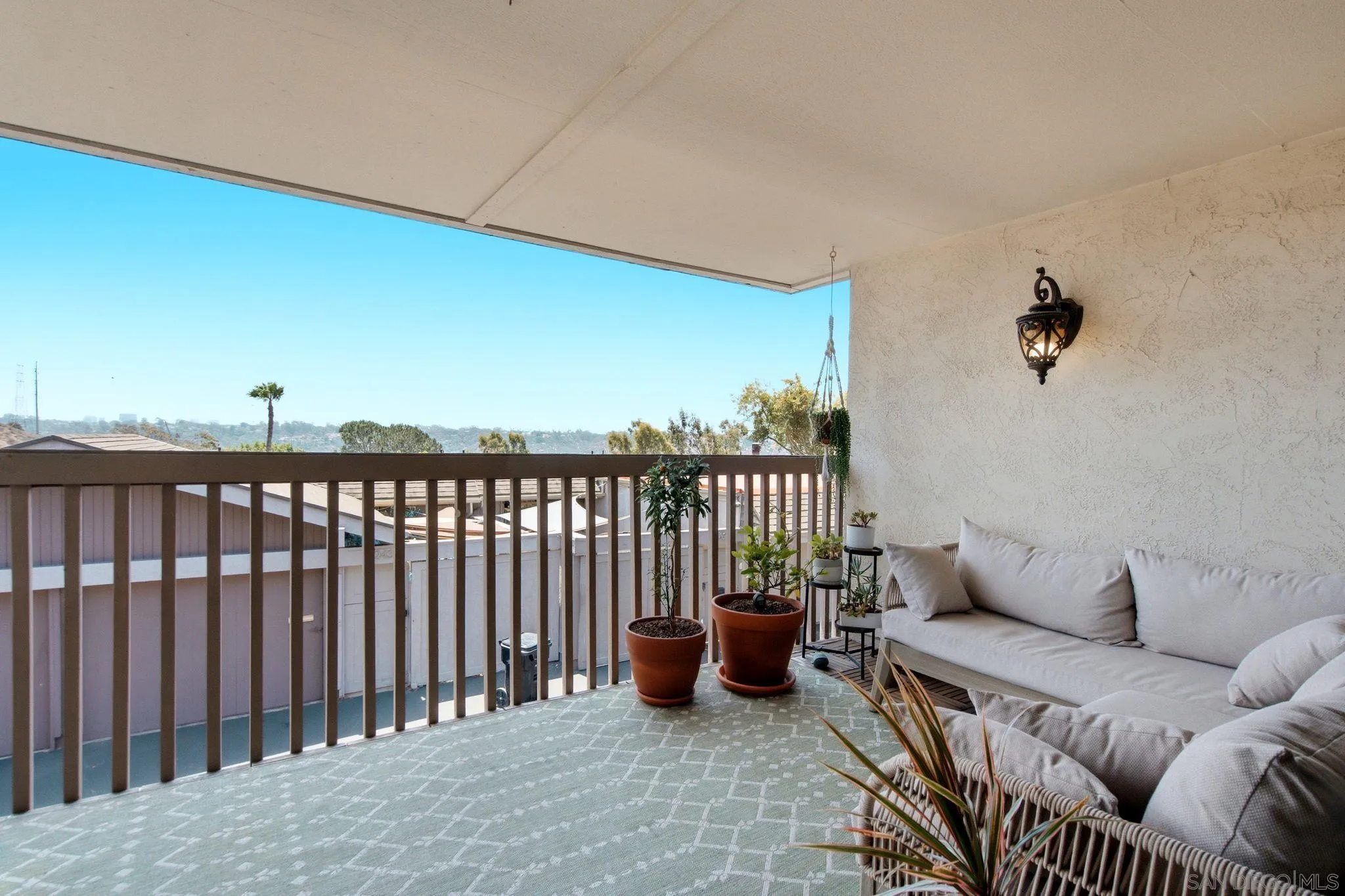 https://cdn.realtyfeed.com/cdn/127/260018491/a9541410d3aa8c5ab2d49dd537c9fc4b.webp