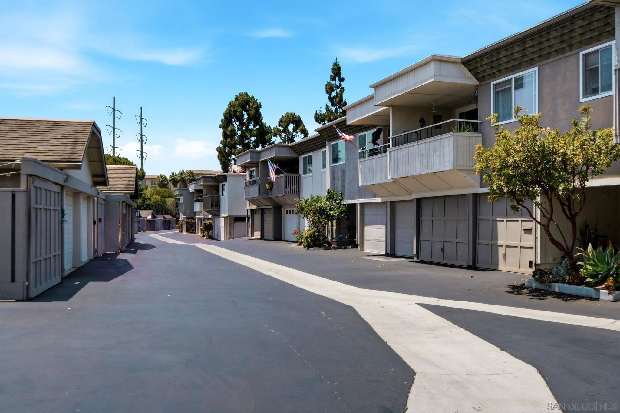 https://cdn.realtyfeed.com/cdn/127/260018491/ae8150e2b0736742087e32a508a7085b.webp